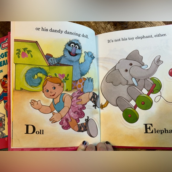 Lot of 8 90’s Sesame Street Children's Book Club Large Hardcover - Picture 9 of 10